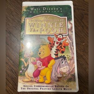 Walt Disney's The Many Adventures of Winnie the Pooh VHS
